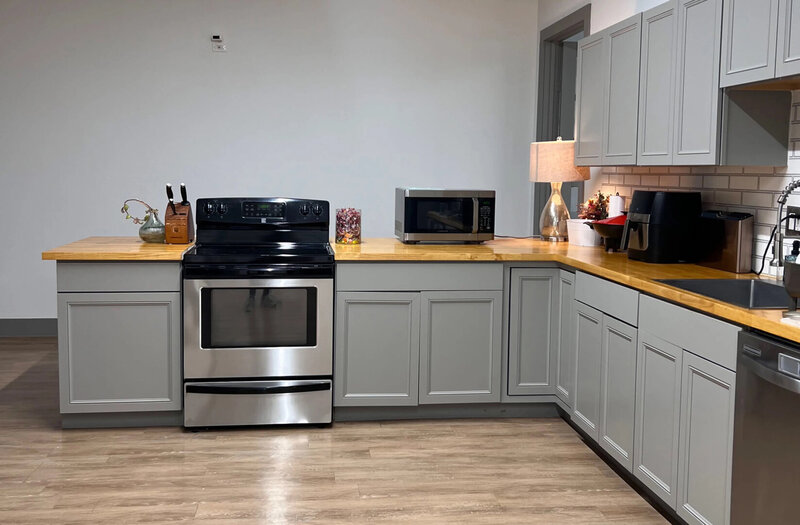 Kitchen and cafe area